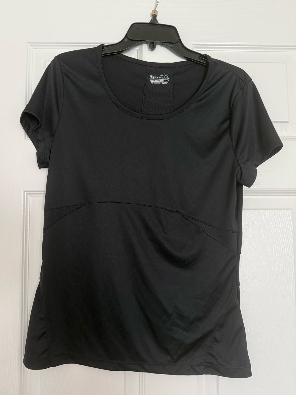 Black workout shirt L
